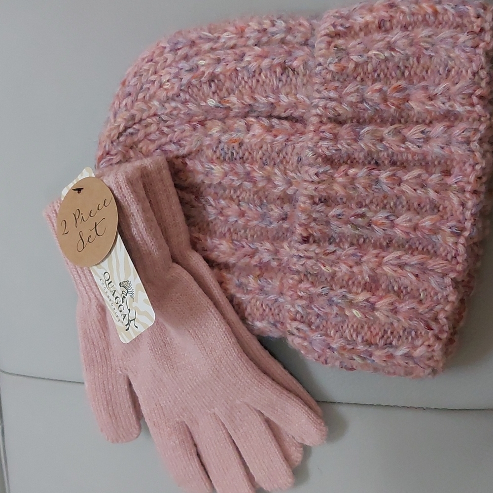 NWT Hat and gloves set